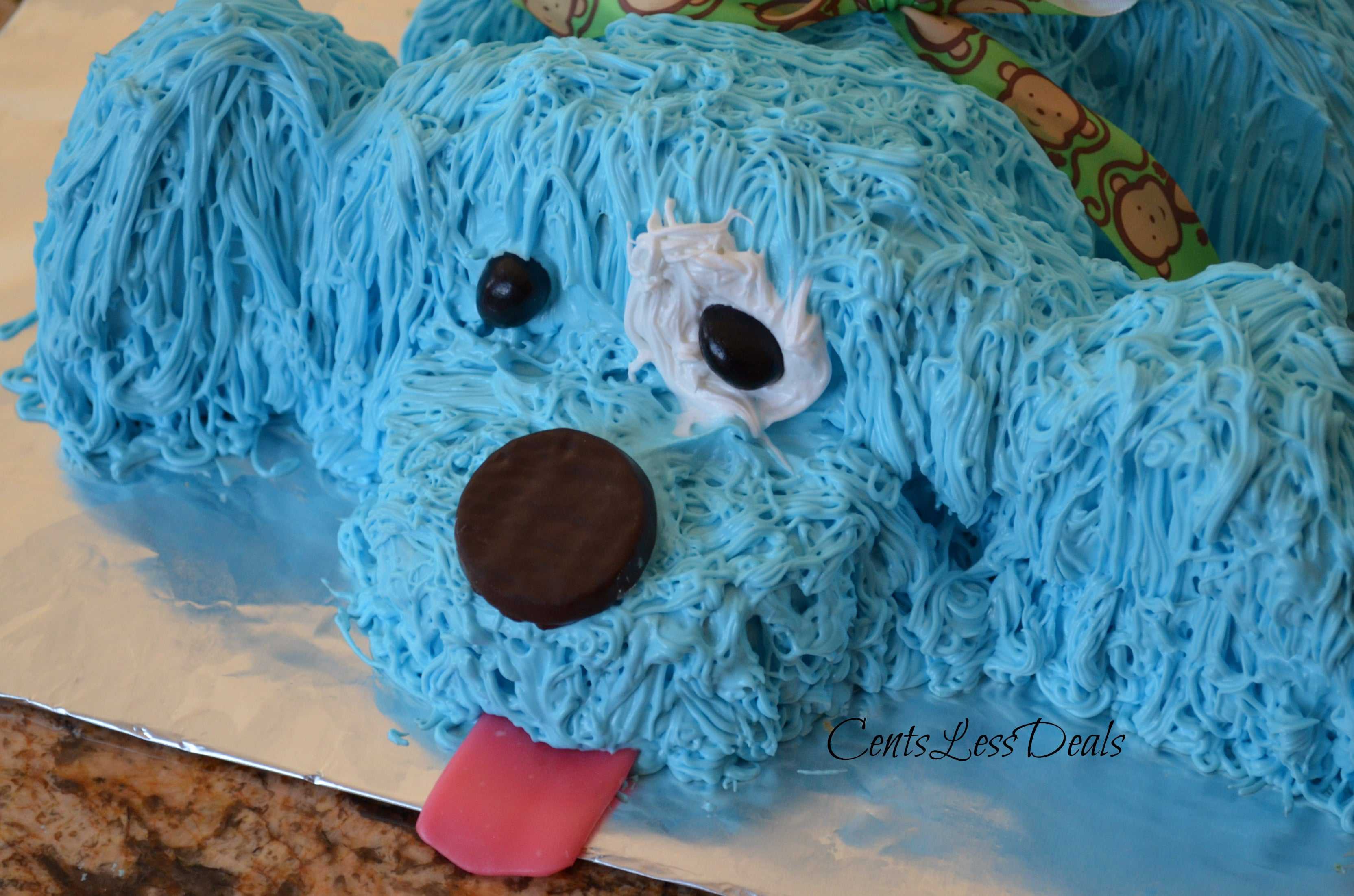 face of blue dog cake