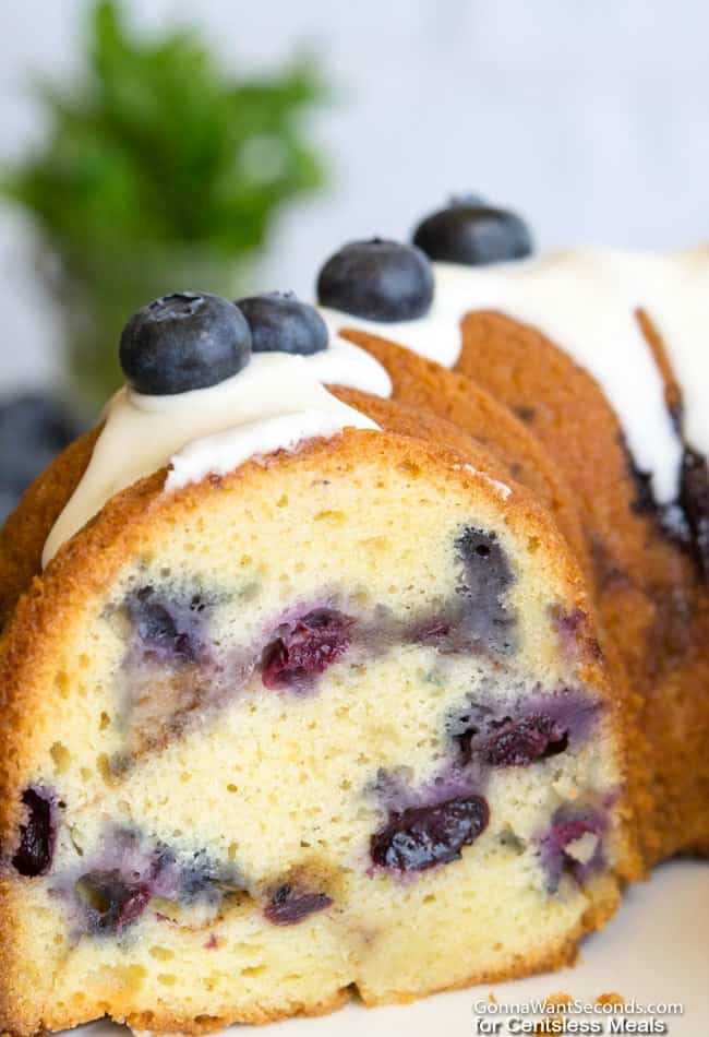 blueberry coffee cake sliced