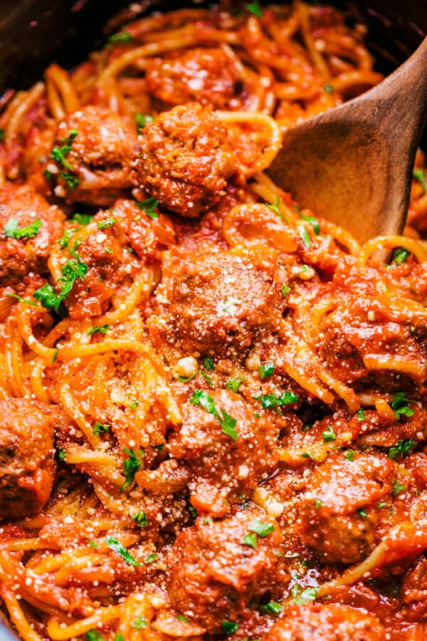 Crock Pot Spaghetti and Meatballs | Centsless Meals