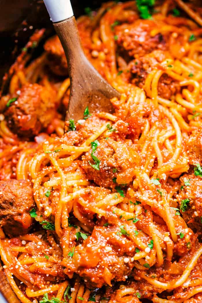 Crock Pot Spaghetti and Meatballs | Centsless Meals