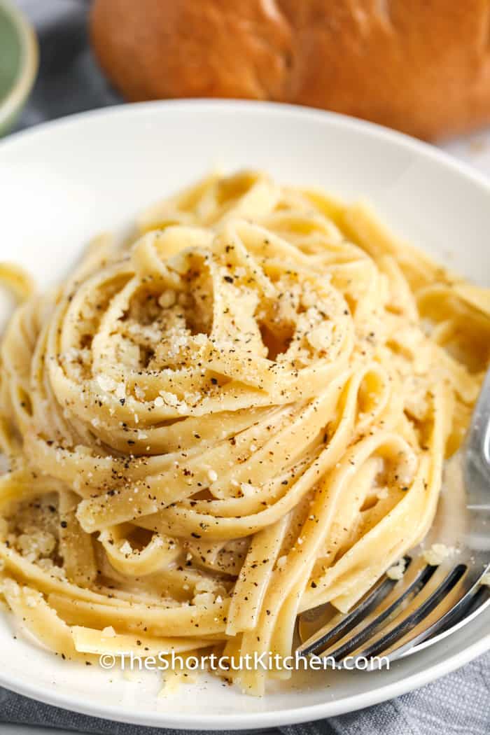 plate full of Cacio e Pepe