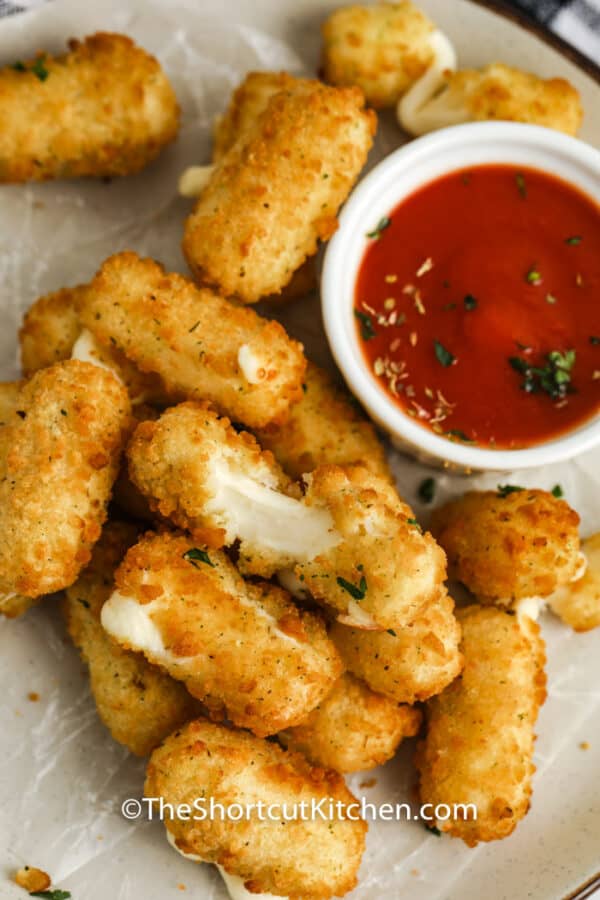 Air Fryer Frozen Mozzarella Sticks (15 Min Snack!) - The Shortcut Kitchen