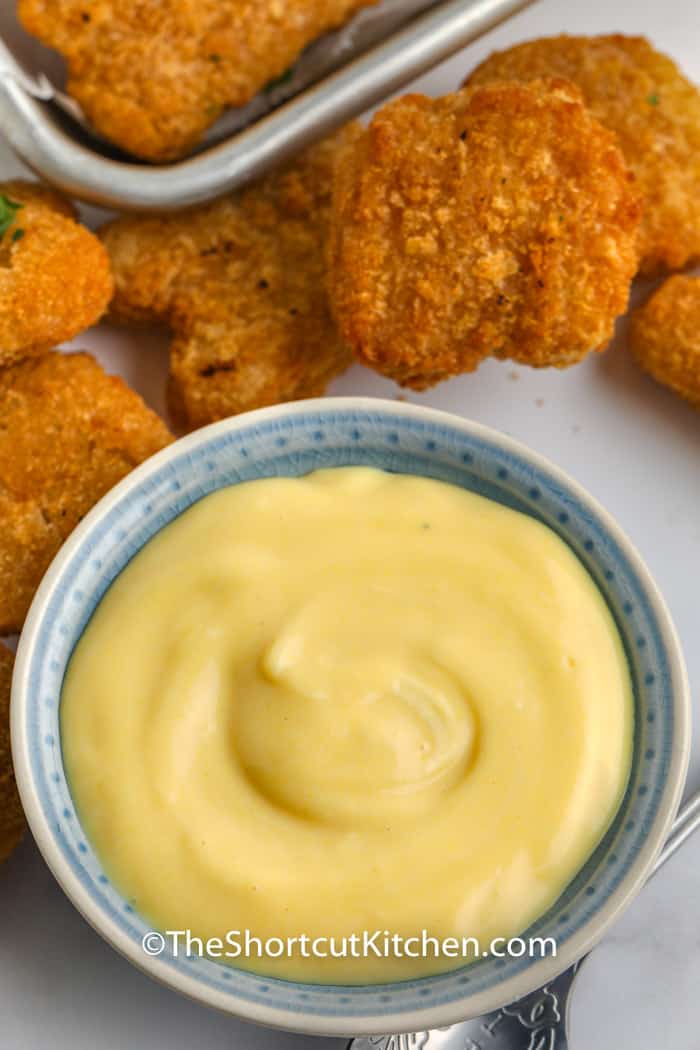 Quick Honey Mustard Sauce Recipe in a decorative bowl