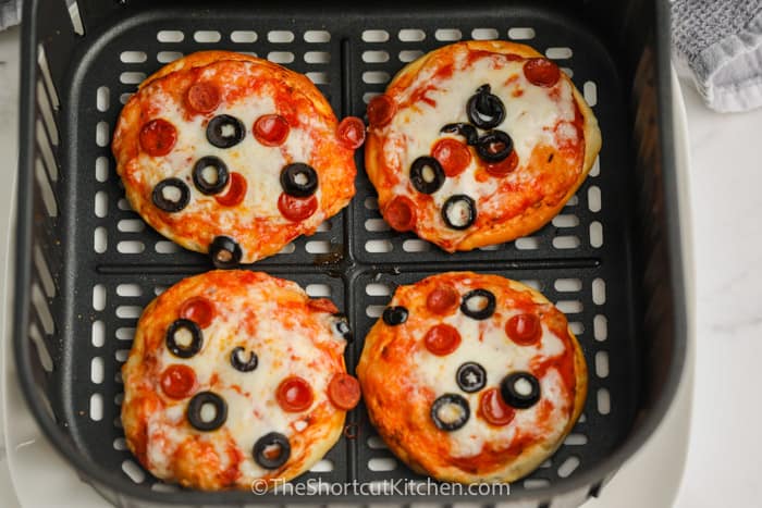 cooked Air Fryer Mini Pizzas in the air fryer