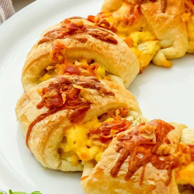 Cheesy Breakfast Crescent Ring (20 Minute Prep!) - The Shortcut Kitchen