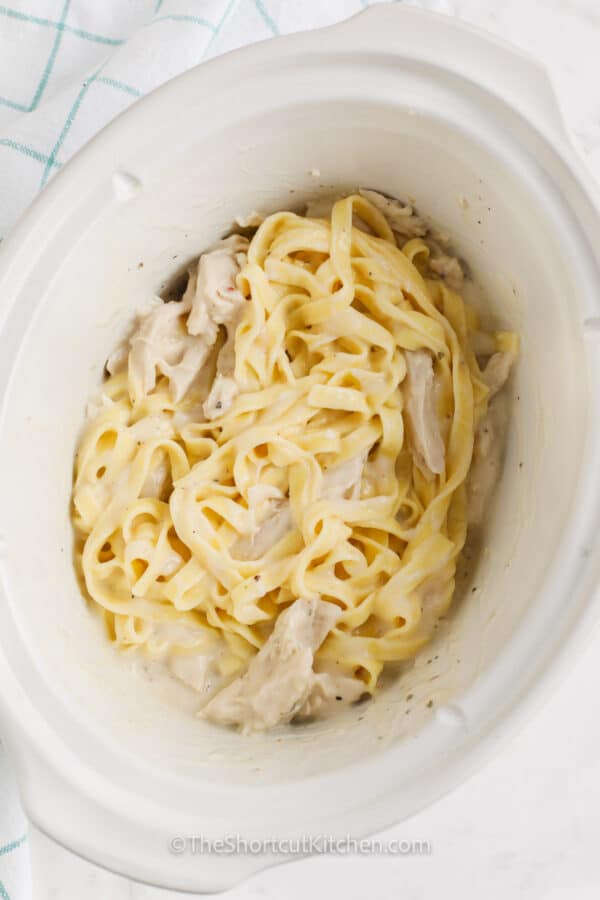 CrockPot Chicken Alfredo (Simple 10 Minute Prep!) The Shortcut Kitchen