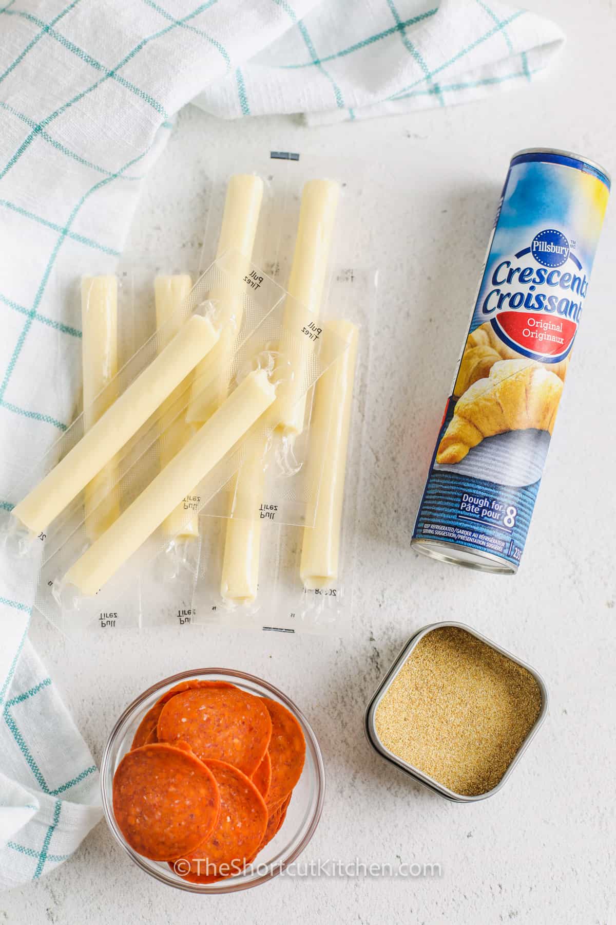 Pepperoni Pizza Rolls Ingredients