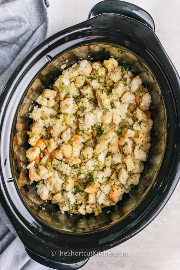 Crockpot Stuffing Recipe Just 20 Minute Prep The Shortcut Kitchen   Easy Slow Cooker Stuffing TheShortcutKitchen 4 600x900 