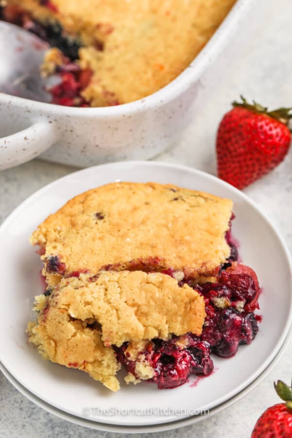 Mixed Berry Dump Cake Recipe (Easy!) - The Shortcut Kitchen