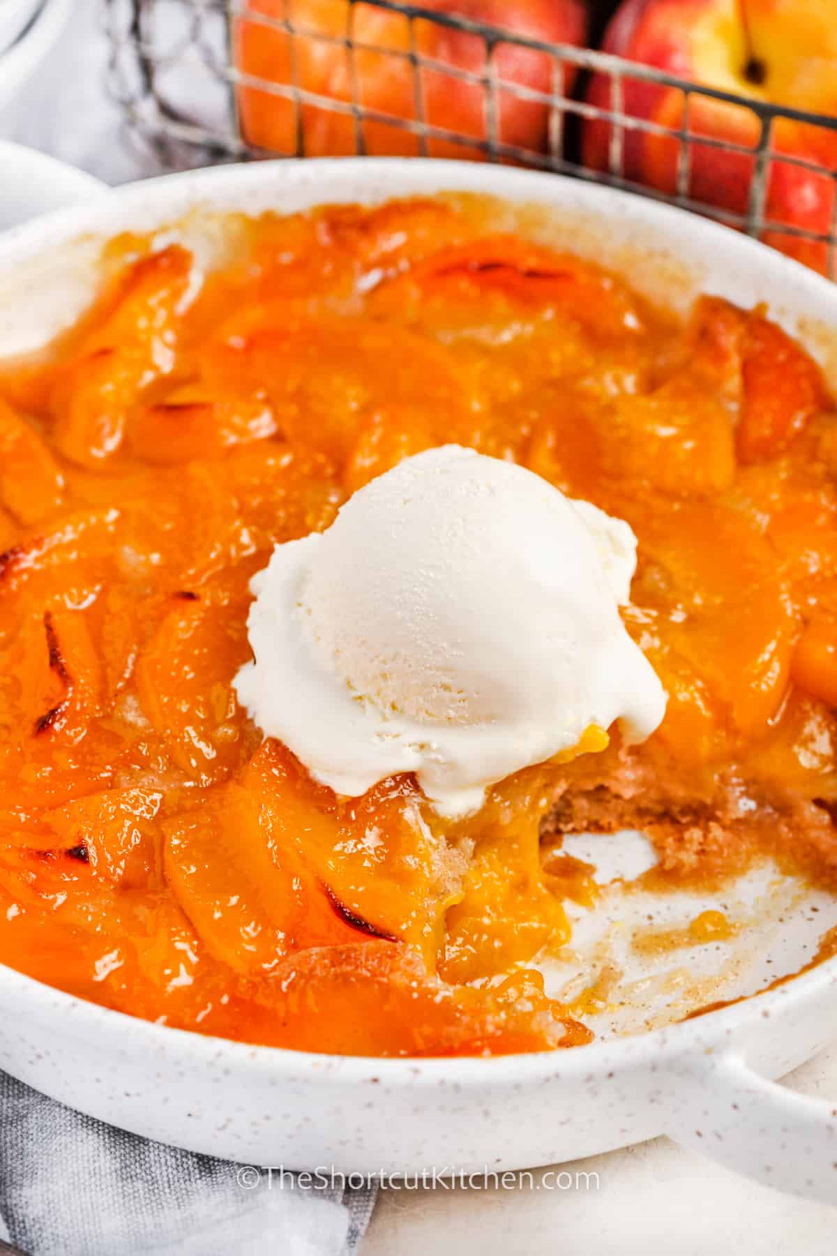 Bisquick Peach Cobbler Recipe with ice cream