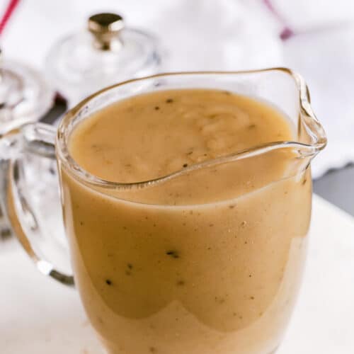 turkey gravy without drippings in a dish