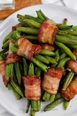 plated crispy Bacon Wrapped Green Beans