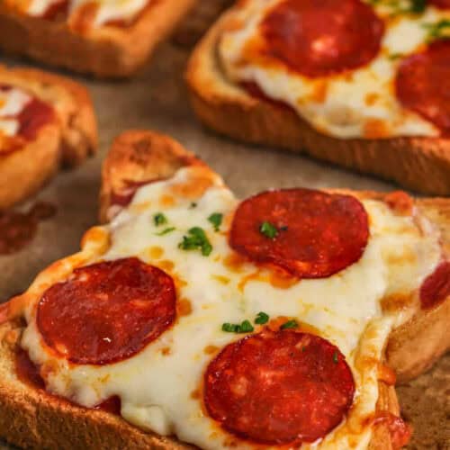 hot and cheesy Texas Toast Pizza