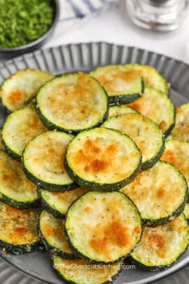 cropped baked parmesan zucchini