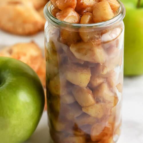 jar of Easy Apple Pie Filling