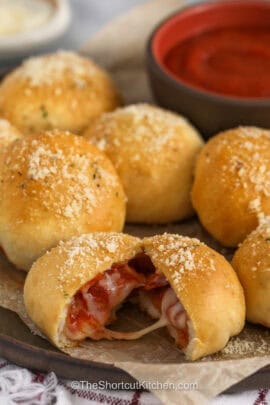 cheesy pizza bombs