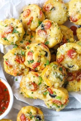 plated Mac and Cheese Pizza Bites with pizza sauce