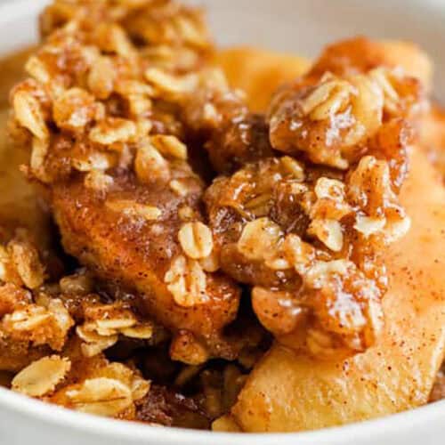 close up of juicy Crock Pot Apple Crisp